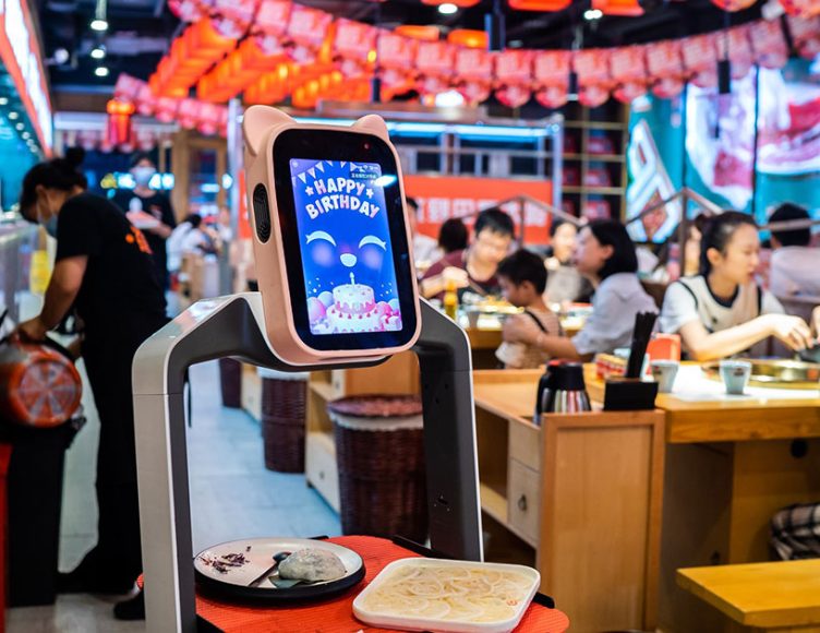 MyBot หุ่นยนต์บริการ โซลูชั่นที่จะทำให้ธุรกิจร้านอาหารใน Chiang Mai Smart City สมาร์ทขึ้นได้อีก